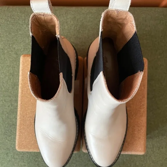 The Carina Platform Chelsea Boot - Picture 8 of 8